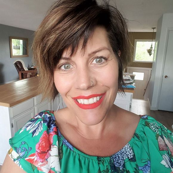 Meet your Posher, Kari - Picture 1 of 1